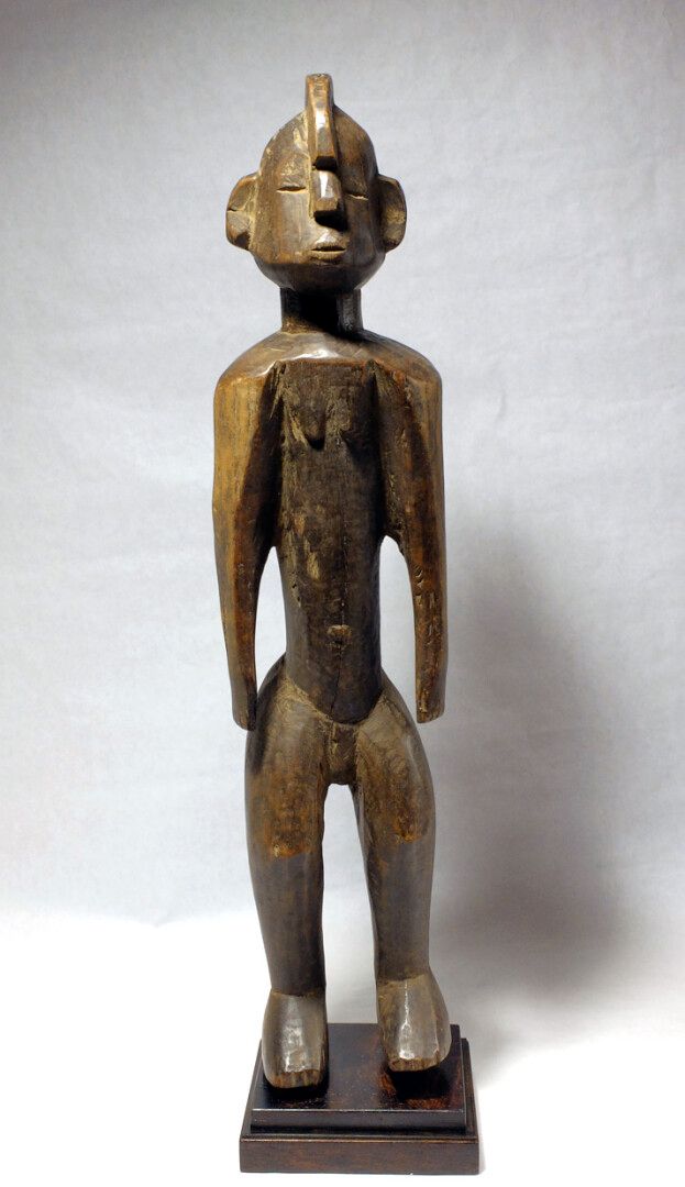 Null Statuette Véré (Nigéria)

Imposante statue debout les bras détachés du corp&hellip;