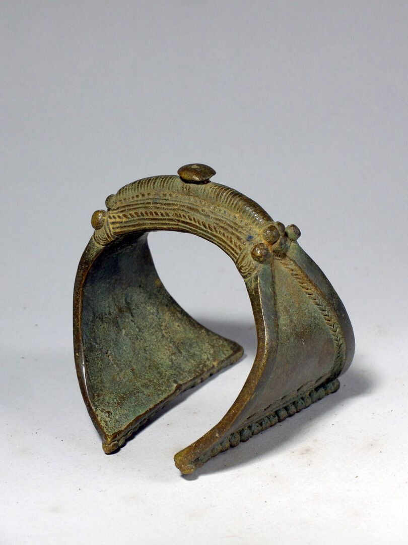 Null Bracelet Gurunsi (Burkina faso)

Bracelet en bronze à la cire perdue.

 XIX&hellip;