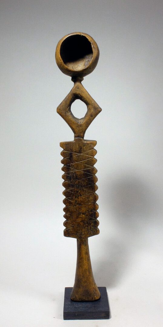 Null Cuillère Sénoufo (Côte d'Ivoire)

Rare cuillère Sénoufo, sculptée d'une bel&hellip;