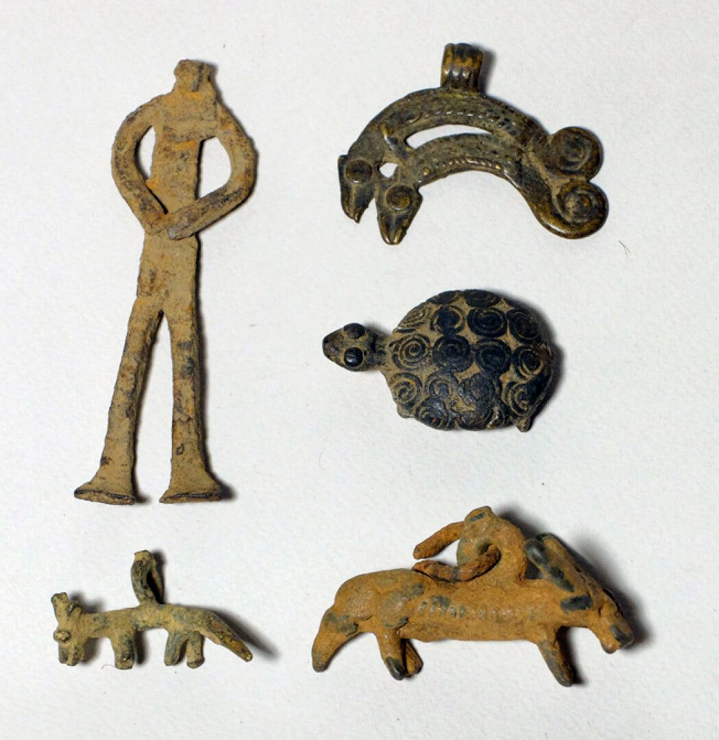 Null Lot d'objets en bronze/fer noir (Burkina faso/Côte d'Ivoire)

Lot comprenan&hellip;