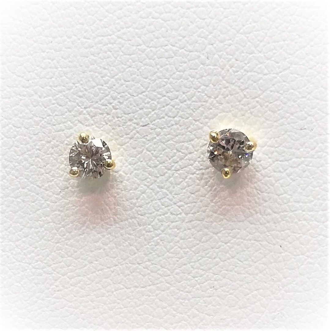 Null Paire de clous d'oreilles diamants brillant 2 x 0.10 carat environ, monture&hellip;