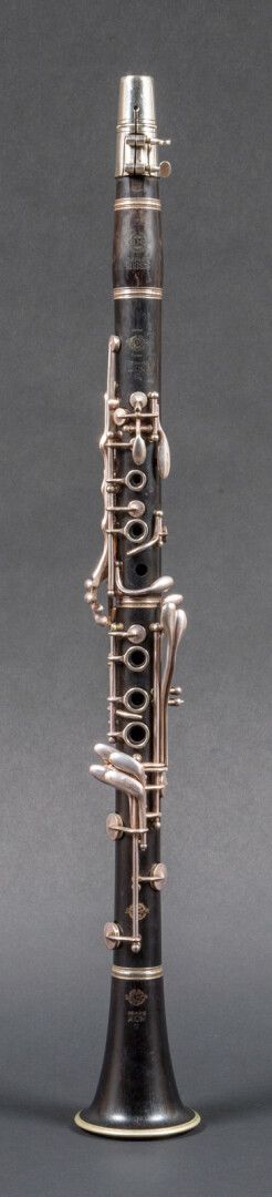 Null SELMER

Ebony clarinet. In its case