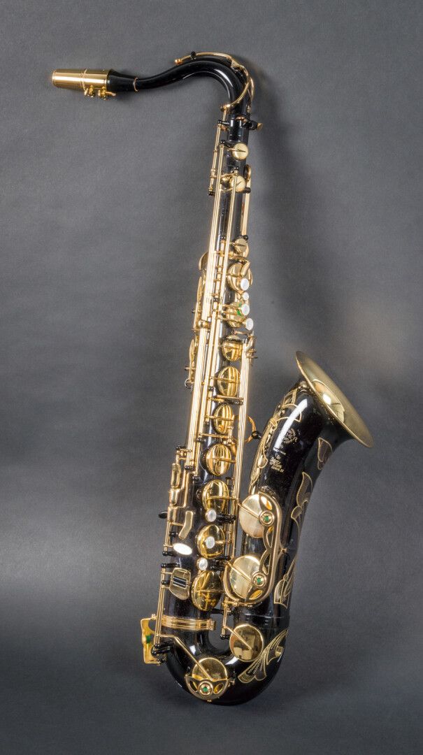 Null Saxophone, Henri SELMER 80 Super Action Série II,

Dans son étui