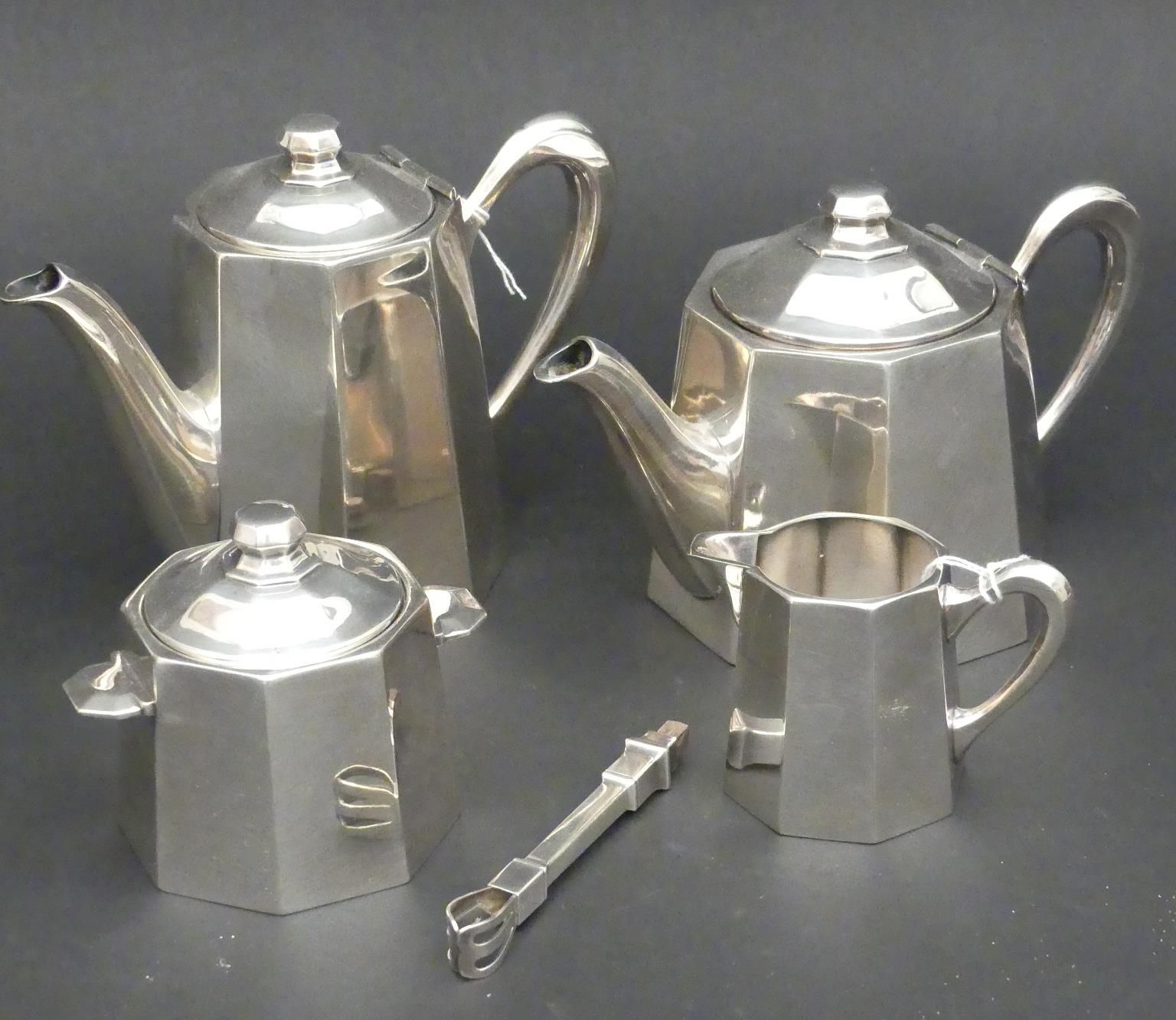 Null ERCUIS

Service à thé et à café, quatre pièces ( pot à lait, sucrier, théiè&hellip;