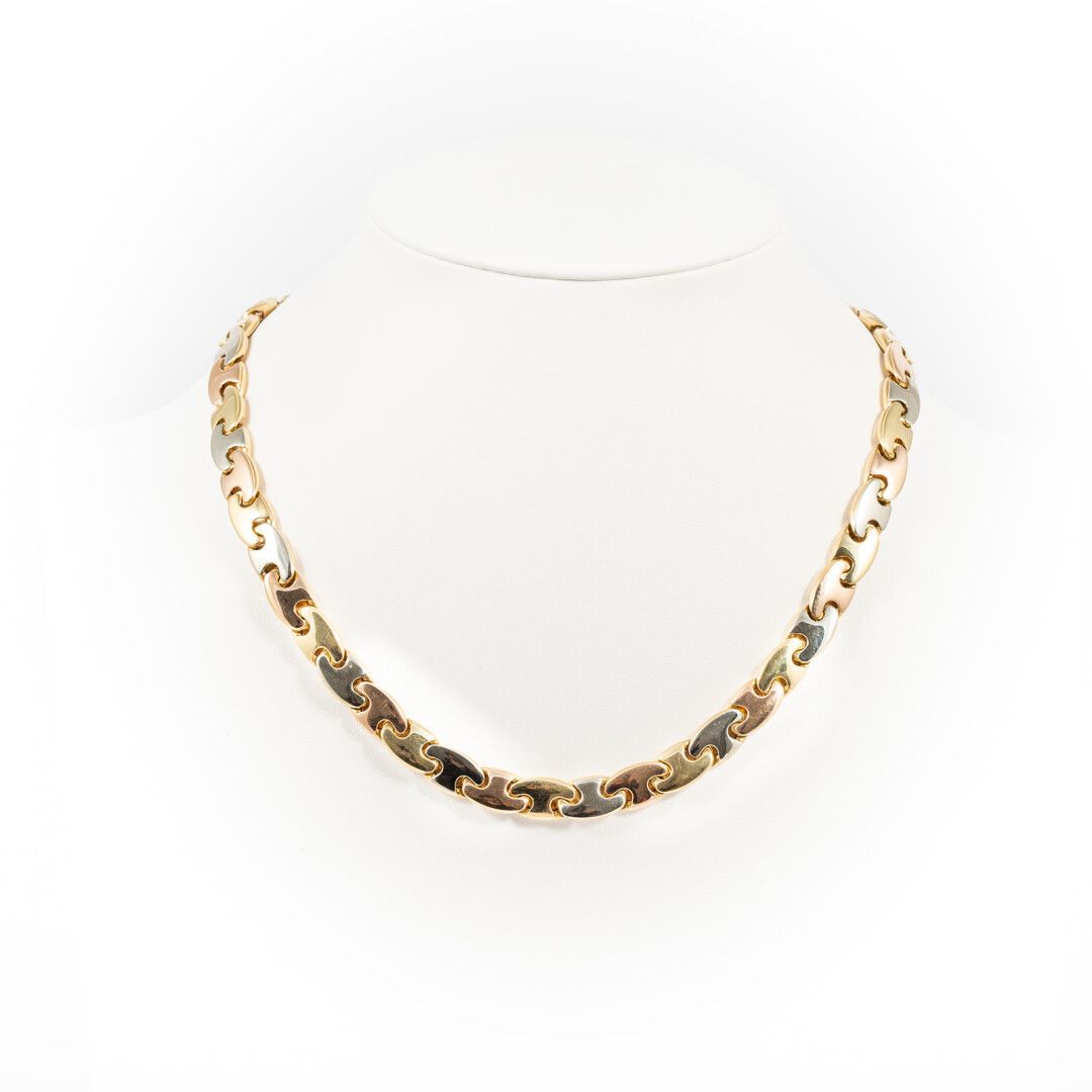 Null Necklace, three golds, coffee bean mesh 

Weight : 55.7g - L: 48 cm