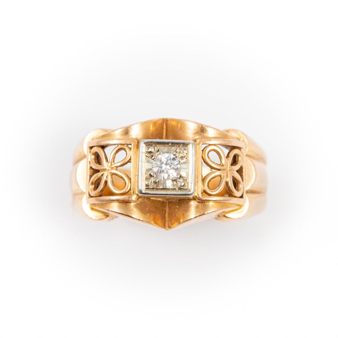 Null Brilliant cut diamond tank ring, gold setting 

circa 1940

Gross weight: 4&hellip;