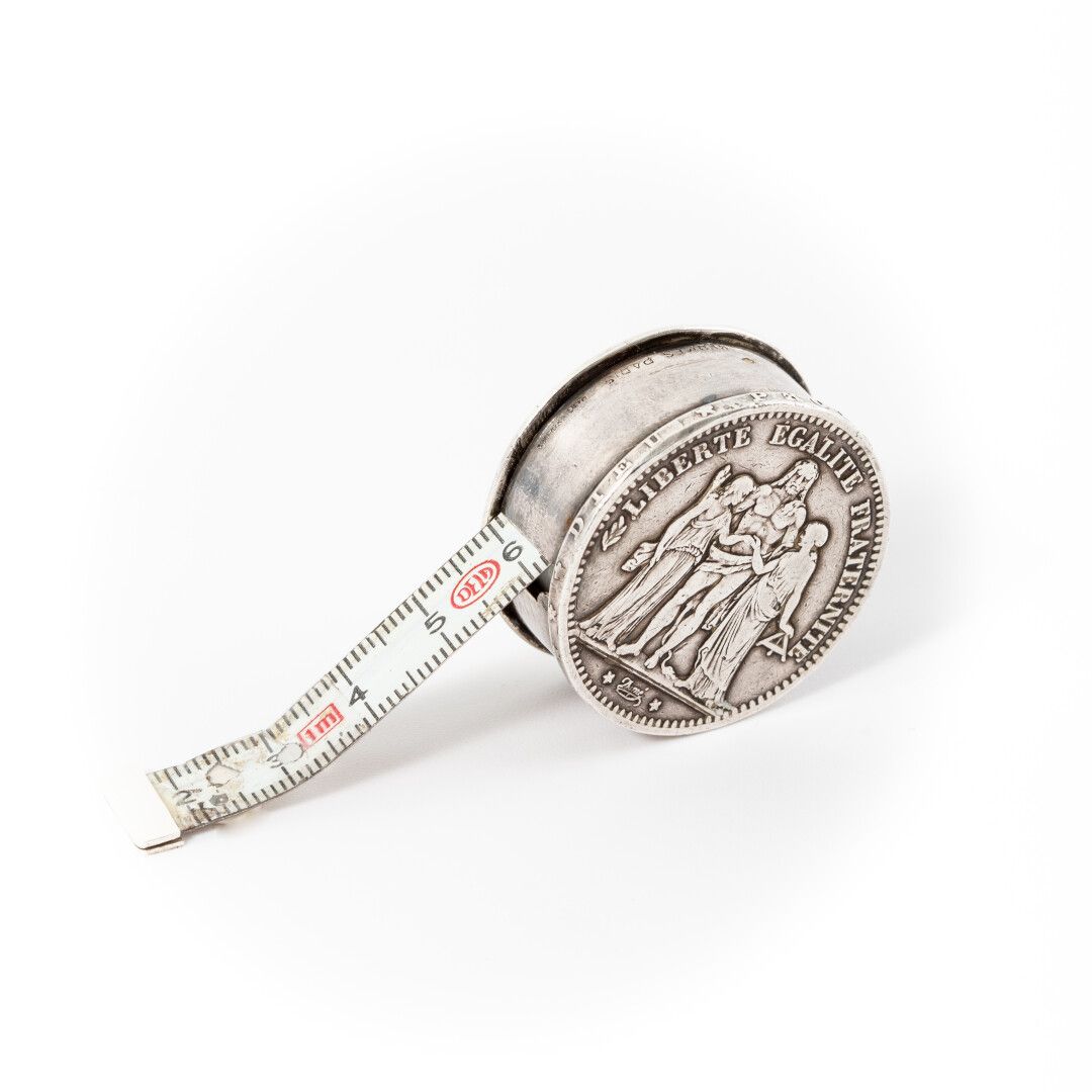 Null HERMES- Parigi 

Nastro di misura d'argento

Firmato Hermès Paris. Restauro&hellip;