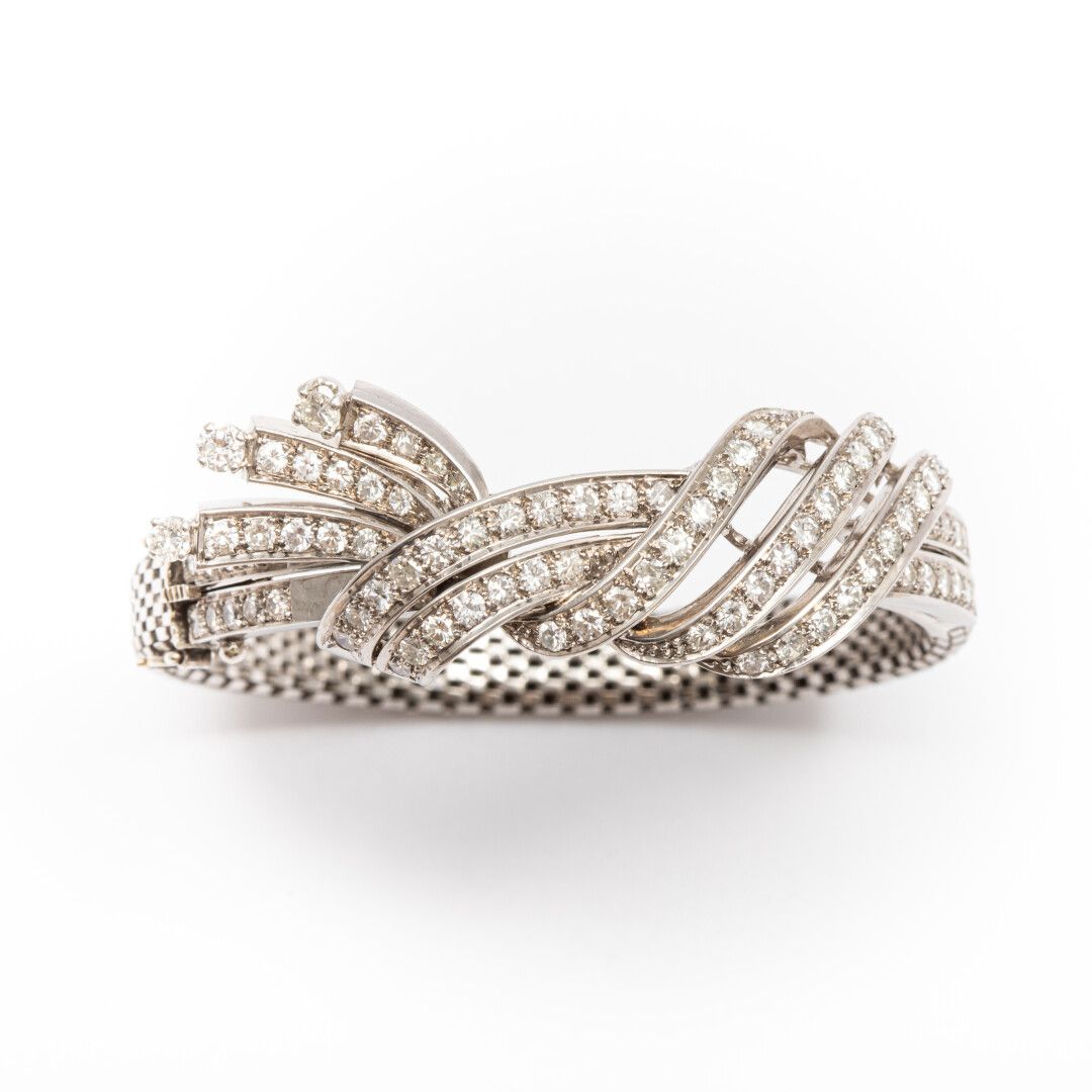 Null 
Semi-articulated bracelet with spray motif, brilliant-cut diamonds, white &hellip;