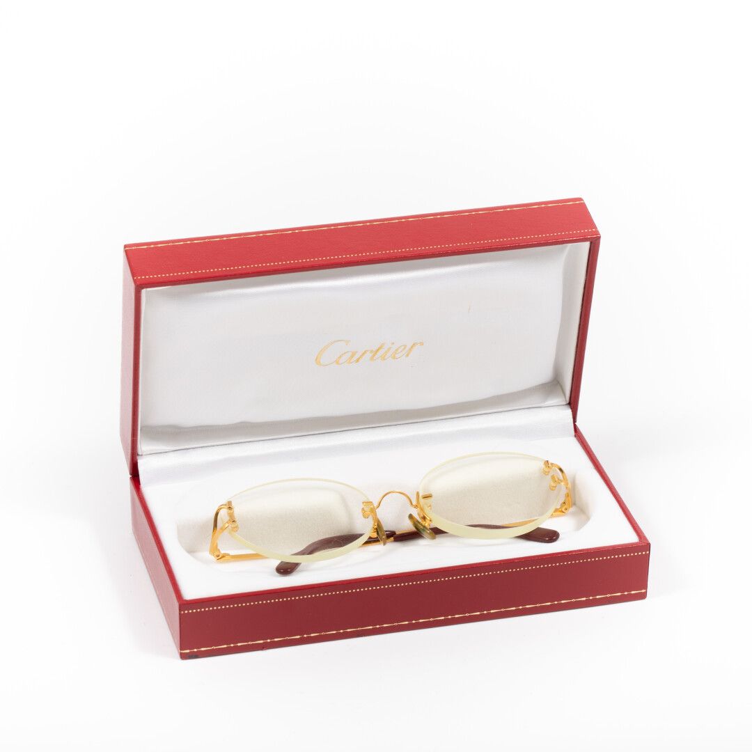 Null CARTIER- Brillenpaar 

signiert, nummeriert

Cartier-Schatulle in unverände&hellip;