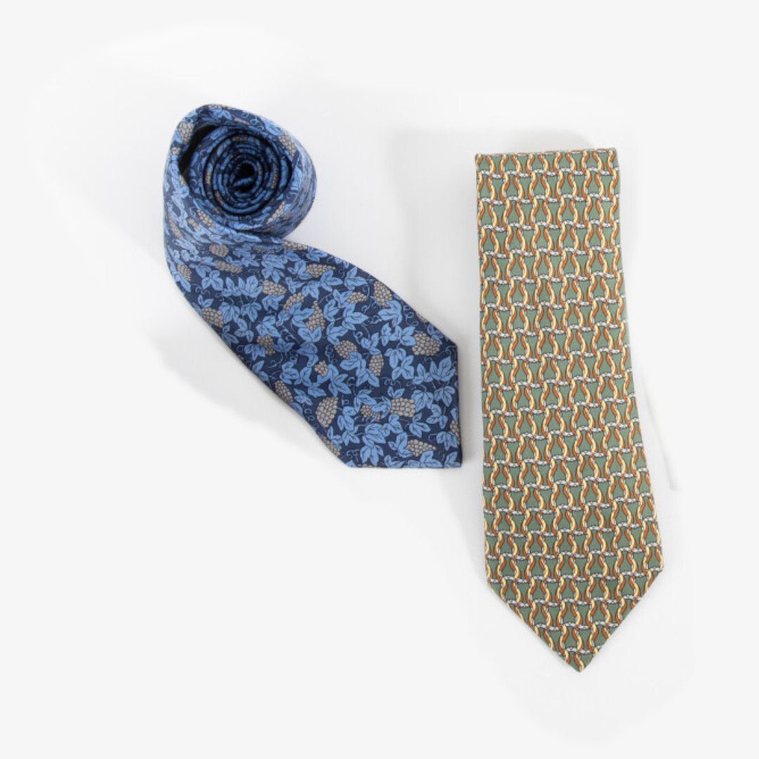 Null HERMES, Paris 2 silk ties.