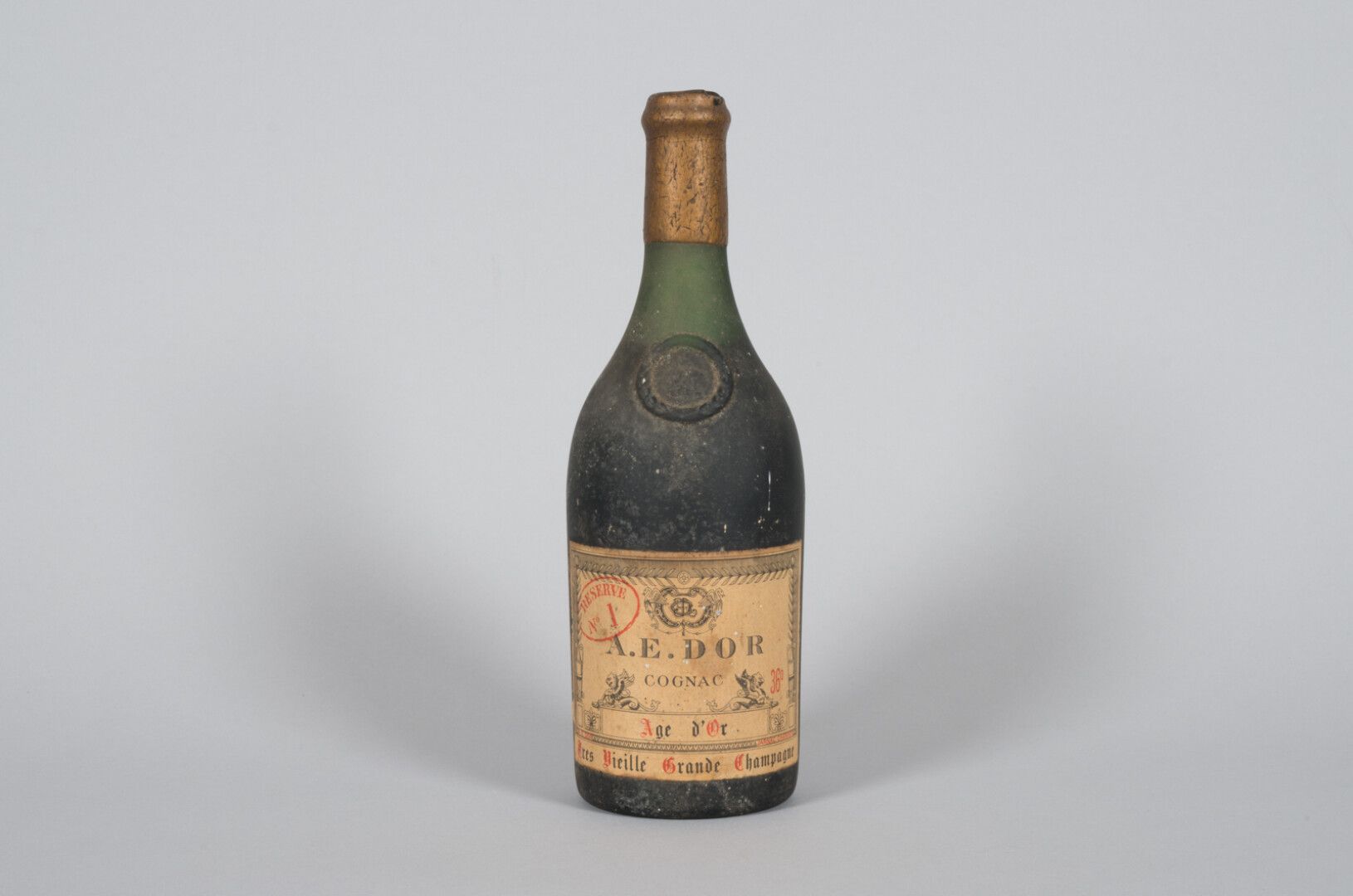 Null 1	 bouteille 	COGNAC 	"Age d'Or réserve n°1", 	A.E. Dor 		 (Très vieille Gr&hellip;