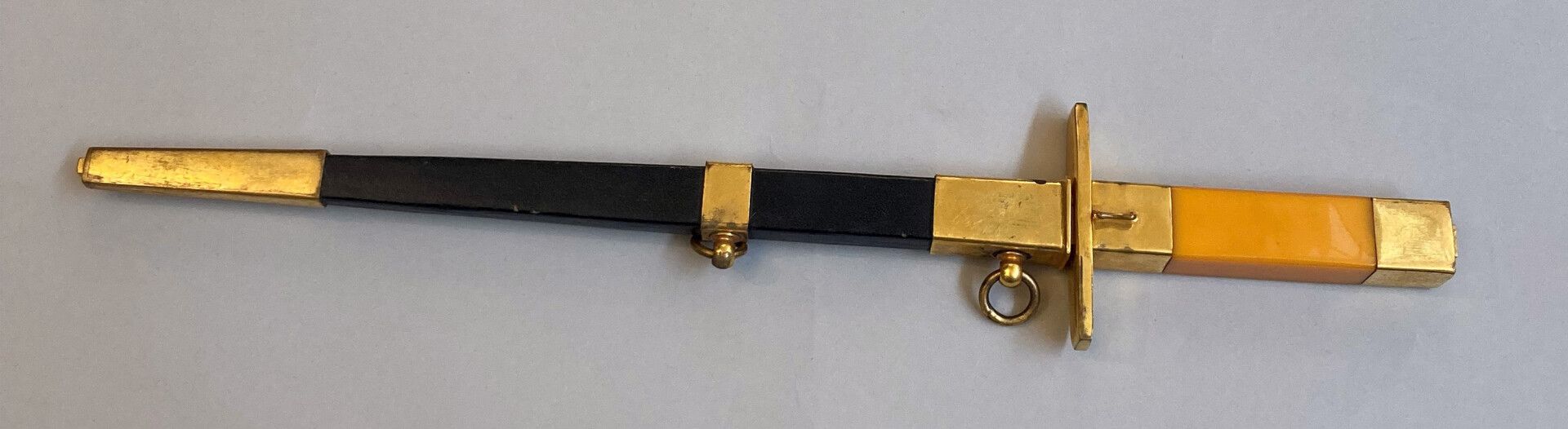 Null 1934型空军匕首，橙色电木引信，黑色麂皮绒袋