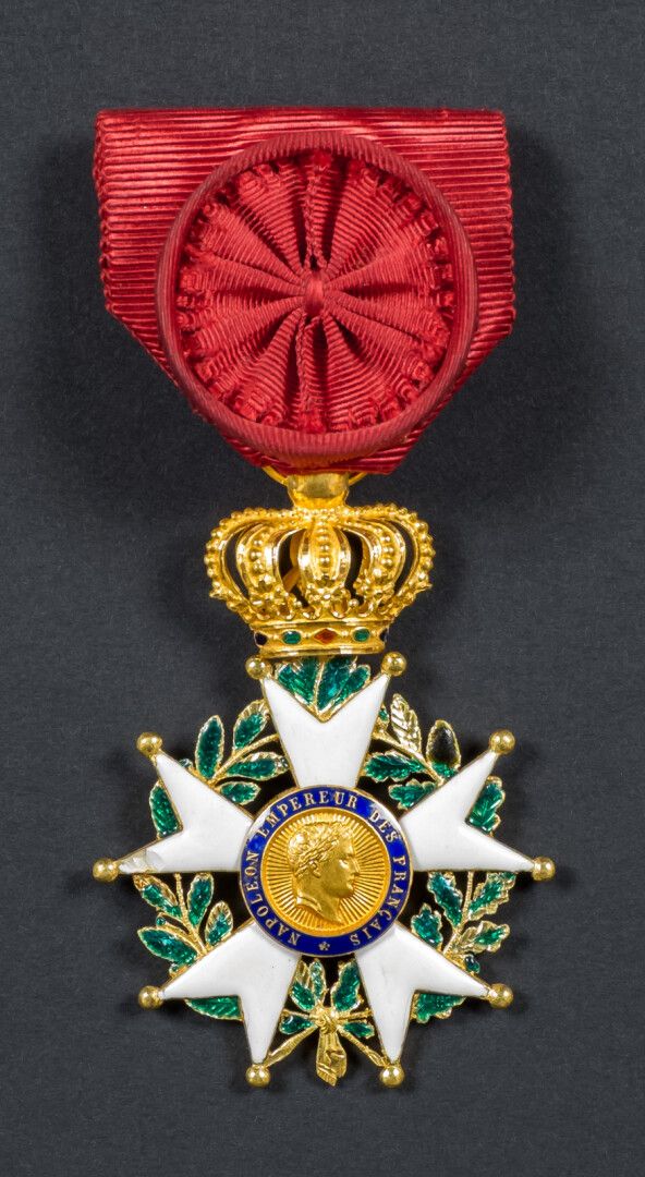 Null Belle étoile d'officier de la Légion d'Honneur type Second Empire en or 18K&hellip;
