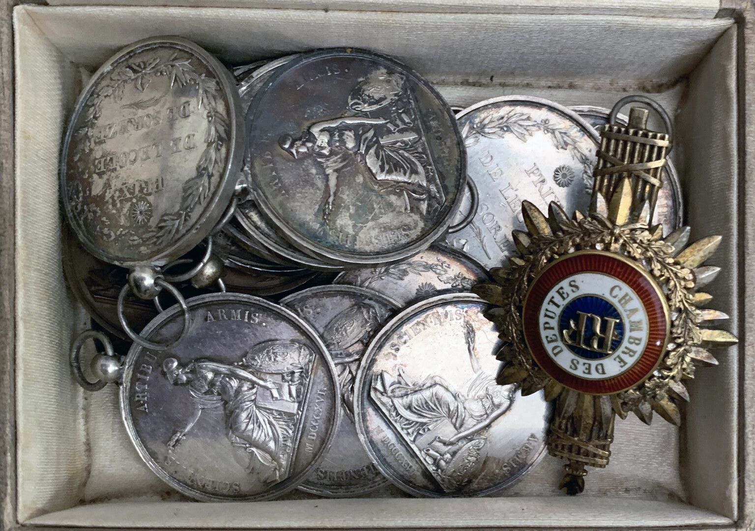 Null 11枚银牌和3枚铜牌 "Remise de prix école de Sorèze"（军事学校）。刻有 "Scientifis, Artibus, &hellip;