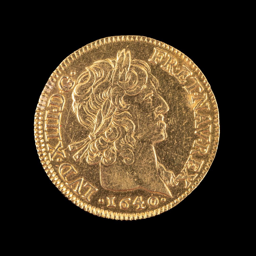 Null LOUIS XIII 

Louis d'or - 1640 A Parigi - Filo corto - 

Peso: 6,10 g - è s&hellip;