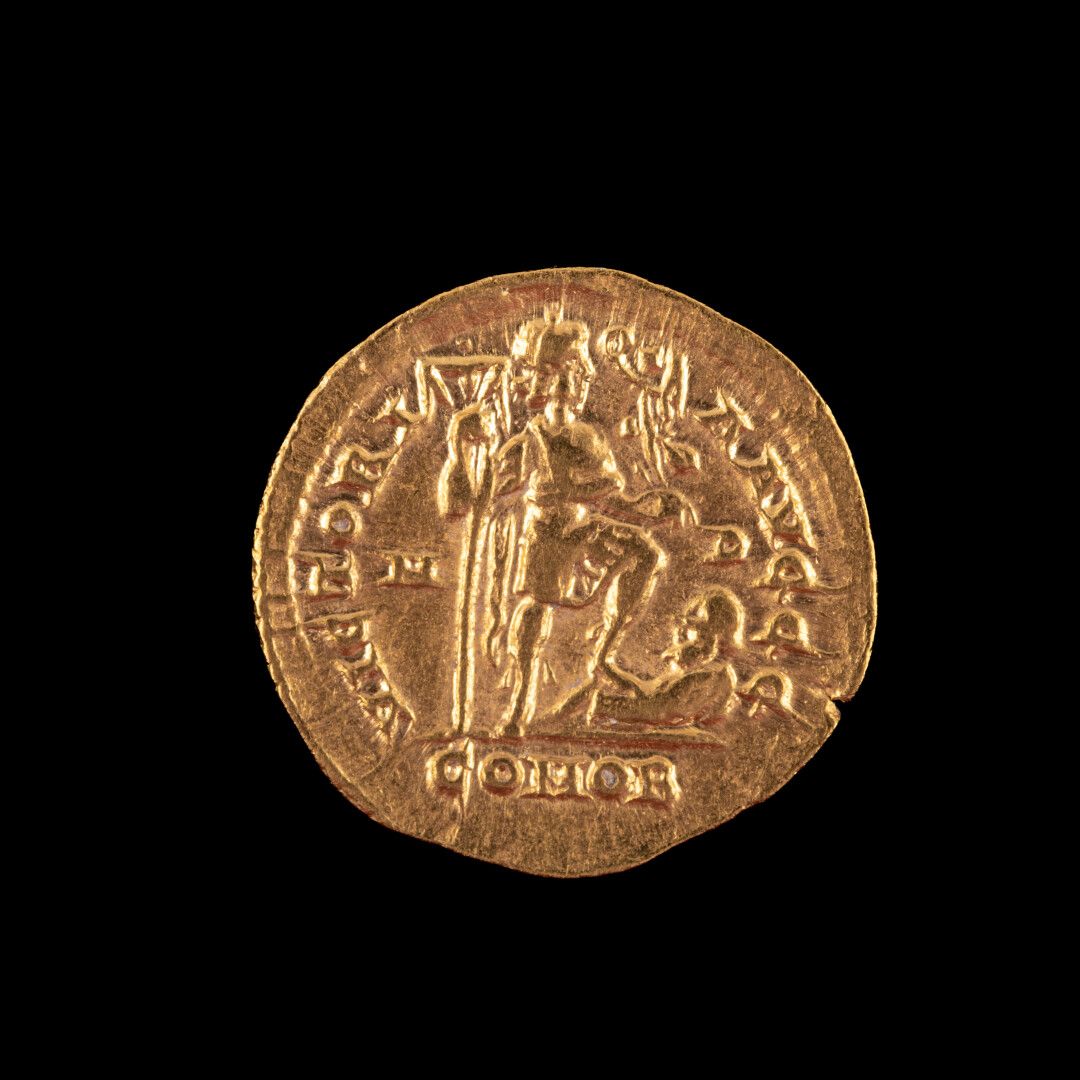 Null ARCADIUS Solidus oro

R/ Victoria... Milan

Peso: 4,40 g - TTB