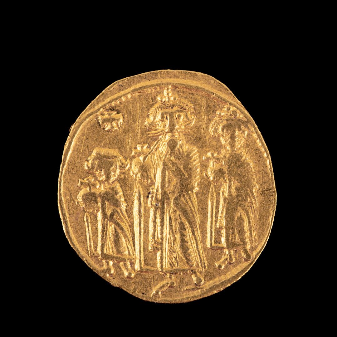 Null 赫拉克勒斯（HERACLIUS）的固体黄金

A/赫拉克利乌斯与他的儿子康斯坦丁和赫拉克利乌斯 - R/君士坦丁堡的十字架电位师

重量：4.40克