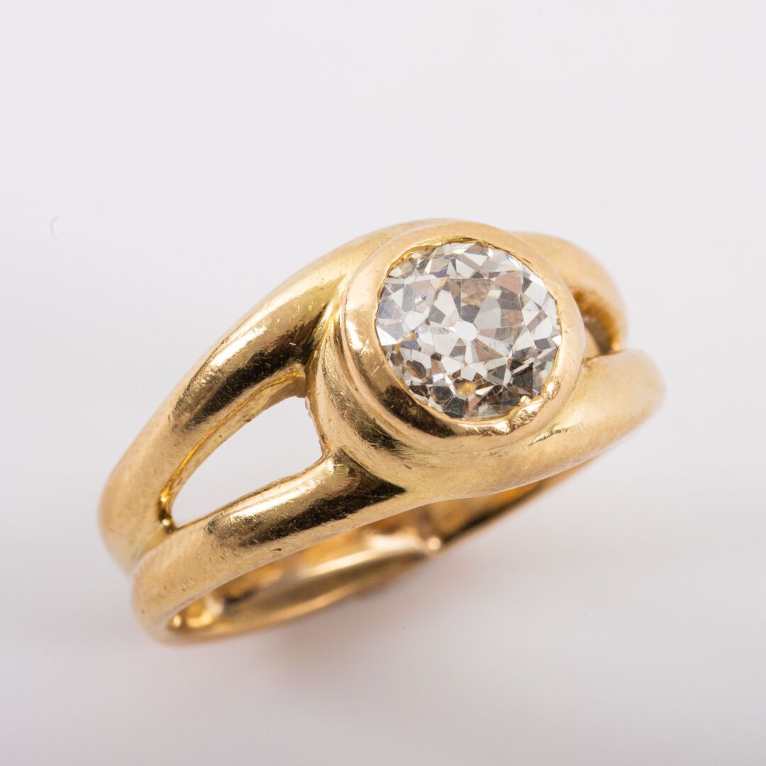 Null 戒指，老式切割钻石，约1.20克拉，封闭式镶嵌，黄金镶嵌 

毛重：9.2克 - 指数：55