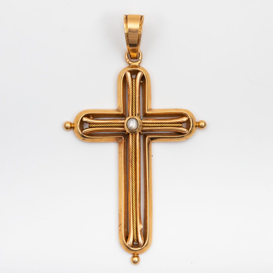 Null Cross pendant, gold, gold corded and half pearl 

Gross weight: 5 g - H: 6.&hellip;