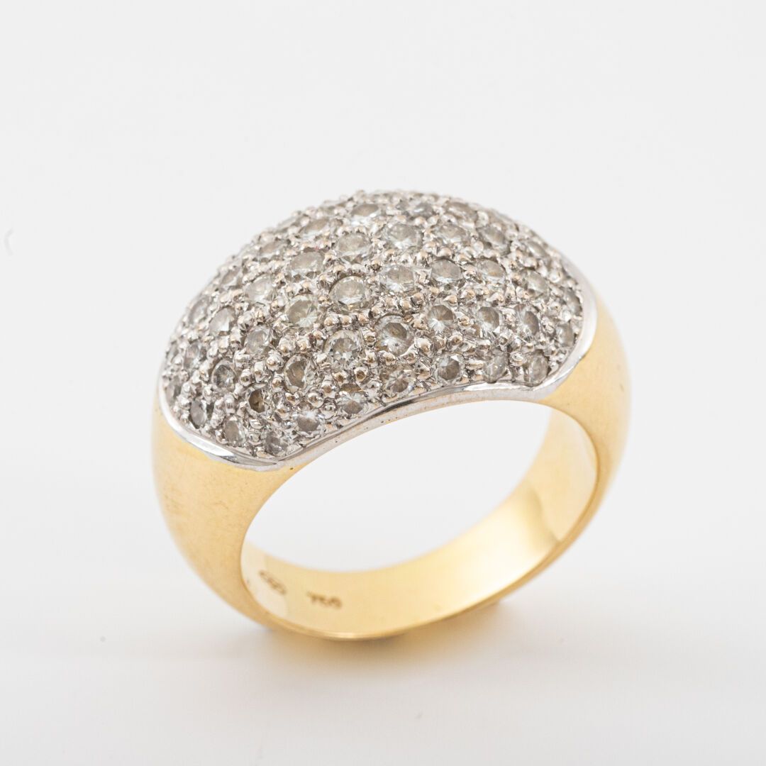 Null Dome ring, paved with brilliant-cut diamonds, approx. 2.60 carats, gold set&hellip;