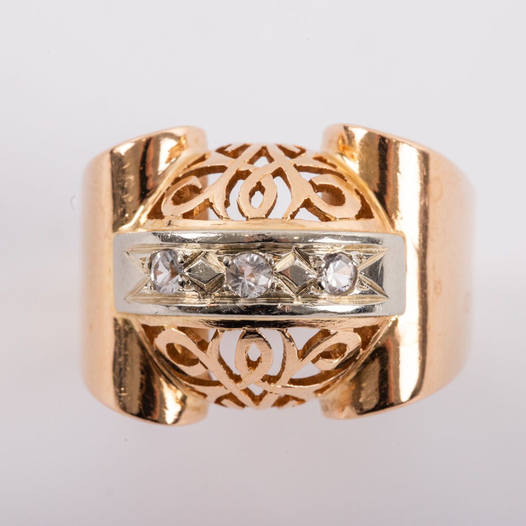 Null Dome ring, white stones, gold setting 

About 1940-50

Gross weight : 9.5 g&hellip;