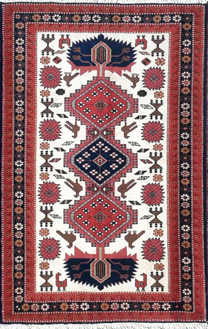 Null 来自伊朗的地毯 - 产地：阿尔德比勒

天鹅绒：羊毛。经纱：棉

157 x 100 cm 约。