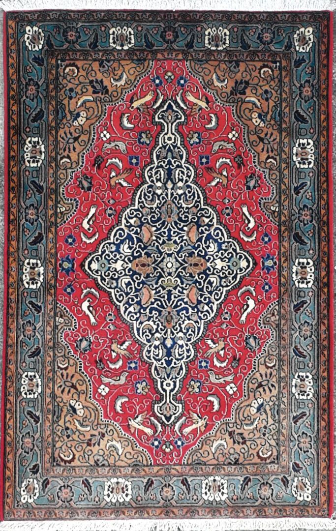 Null Tapis d'Iran - Origine Ghoum

Velours : laine. Chaînes : coton

165 x 105 c&hellip;