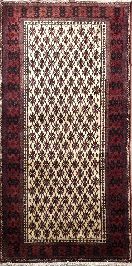 Null Tapis d'Asie Centrale - origine Baloutchistan

Velours : laine. Chaînes : c&hellip;