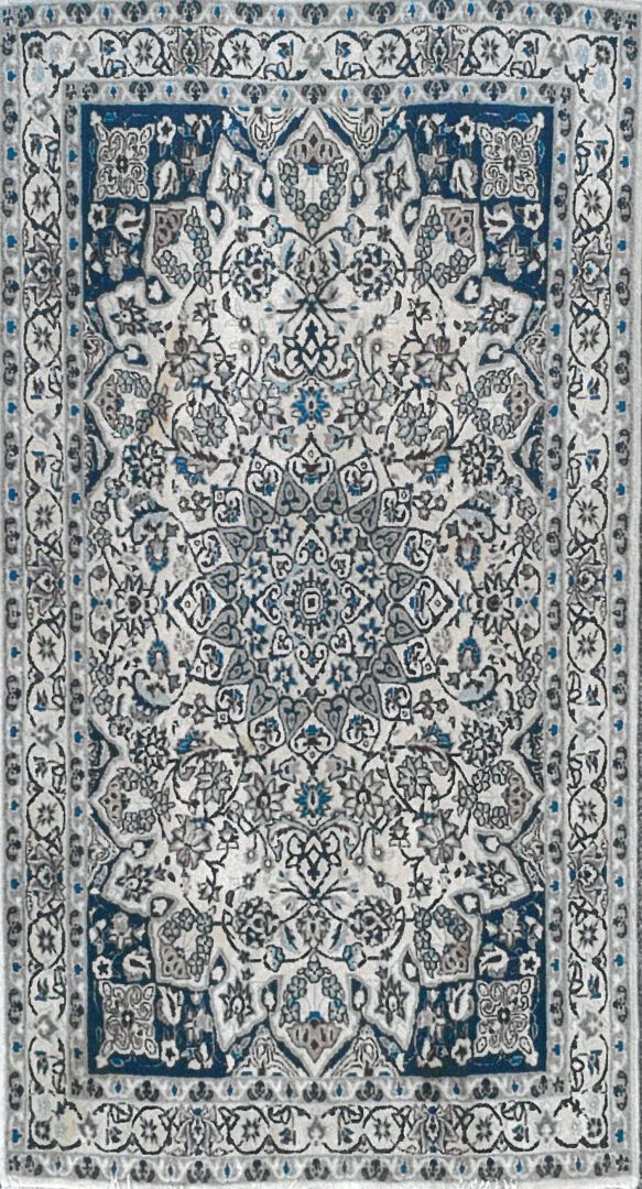 Null Tapis d'Iran - Origine Naïn

Velours : laine. Chaînes : coton

204 x 123 cm&hellip;