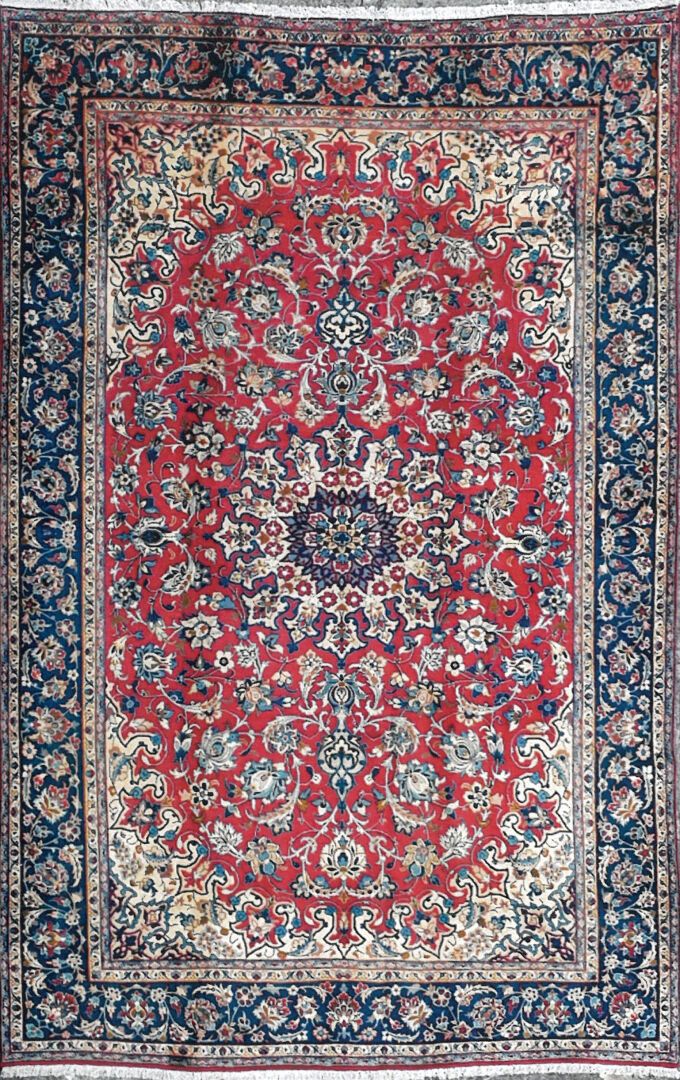 Null Tapis d'Iran - Origine Nadjafabad

Velours : laine. Chaînes : coton

380 x &hellip;