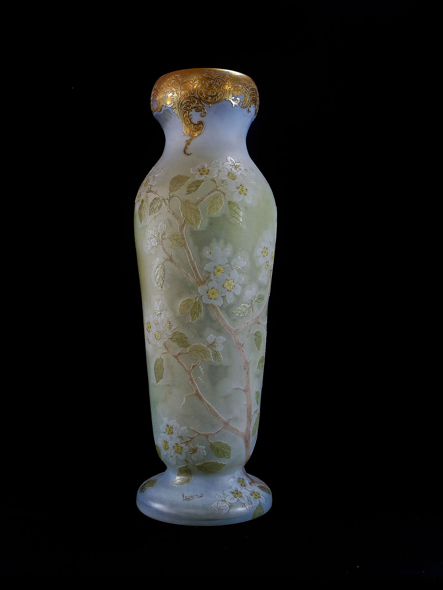 Null François Théodore LEGRAS (1839-1916) - 重要而美丽的喇叭形花瓶，有喇叭形的颈部和底座，采用多层玻璃，在不透明的杏&hellip;