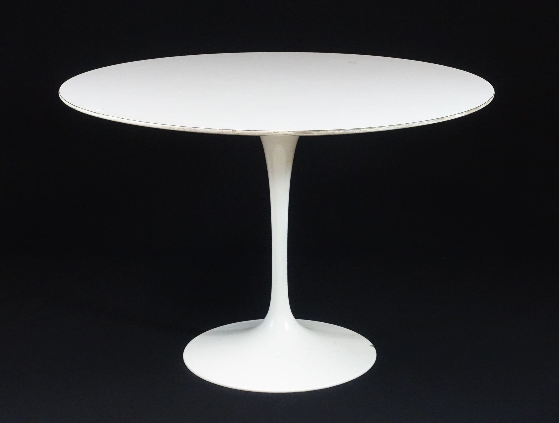 Null Eero SAARINEN (1910-1961) KNOLL edition - "Tulip" table with cast aluminium&hellip;
