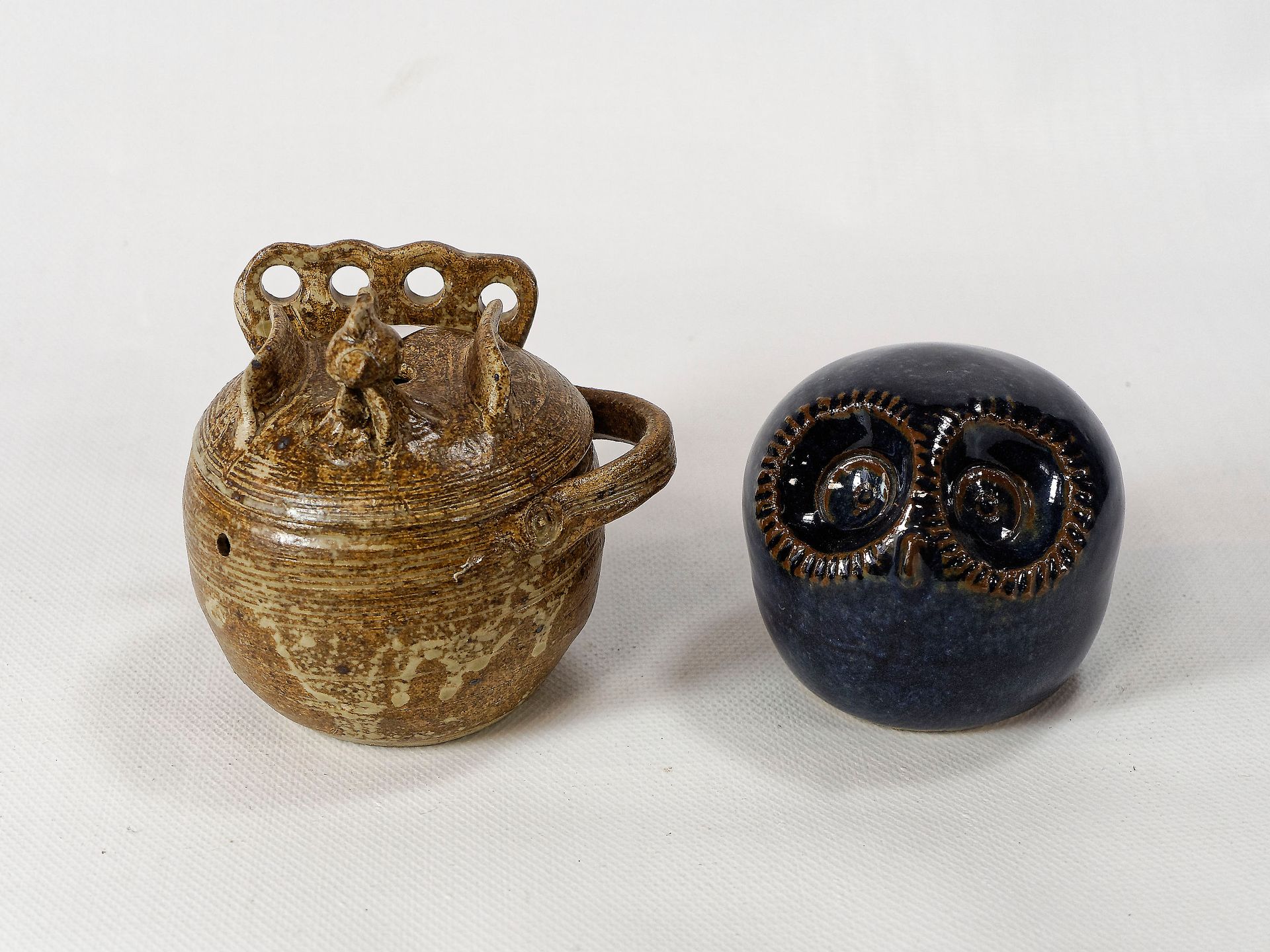 Null LA HULOTTE - CAYLUS - Covered zoomorphic pot representing a hen. Pierced wi&hellip;