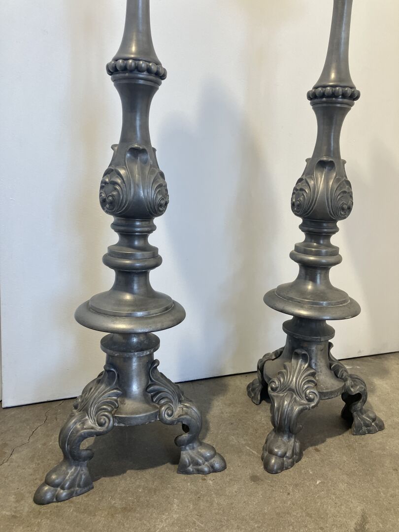 Null Pair of pewter PIQUE-CIERGES. The baluster shaft decorated with acanthus le&hellip;
