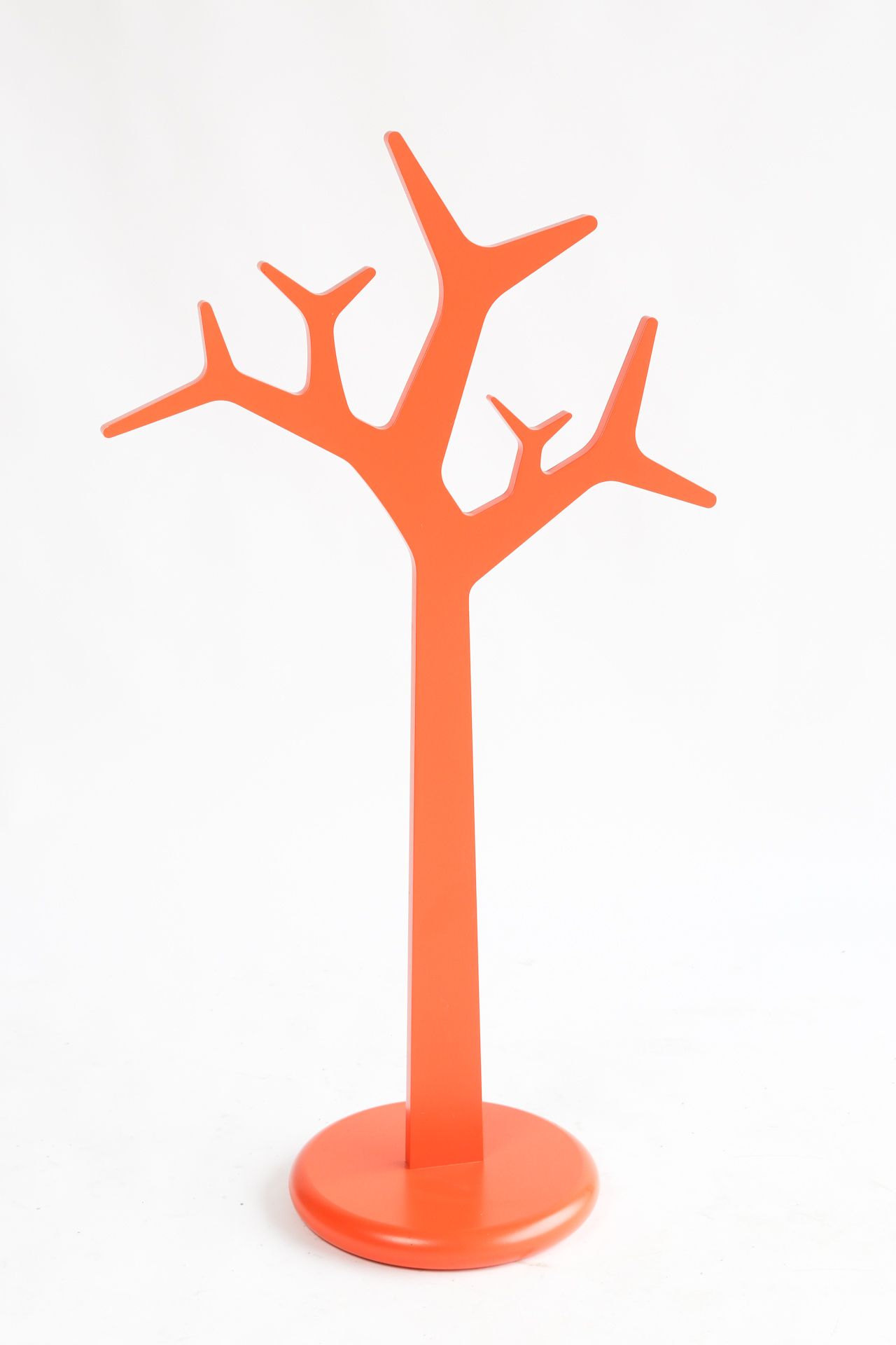 Null SWEDESE, Wandgarderobe Tree, weiß lackiert.

H: 134 cm, B: 77 cm