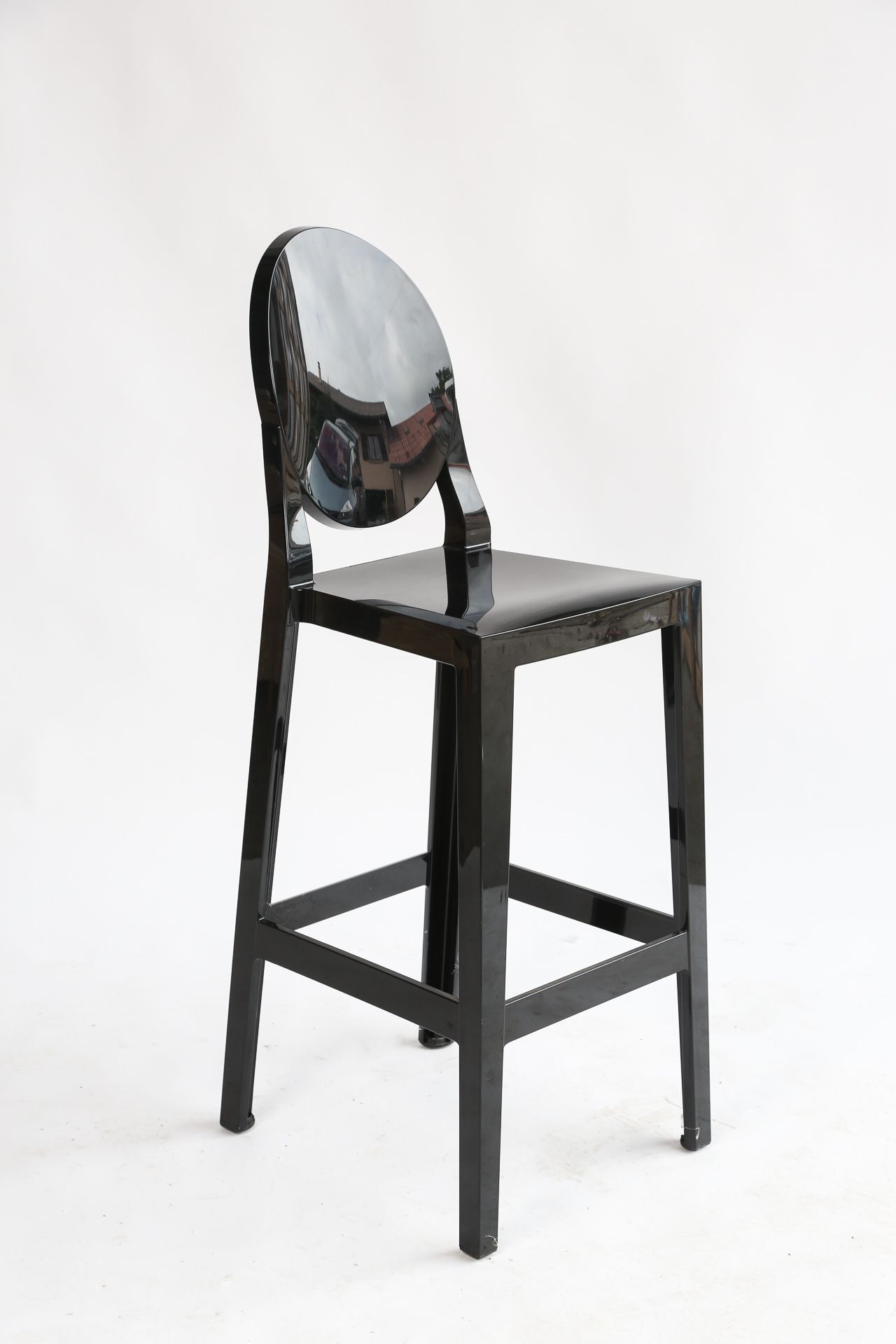Null KARTELL，PHILIPPE STARCK，2012年，再来一张凳子，黑色不透明的

聚碳酸酯在质量中被染色

高：104厘米，宽：37.5，深：&hellip;