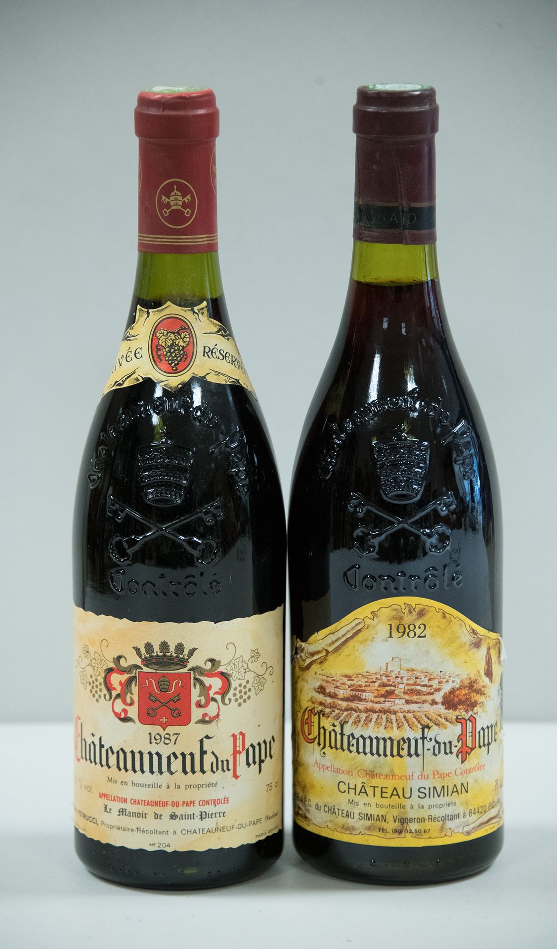 Null 罗纳河谷红葡萄酒，教皇新堡，西米安城堡，1982年，1瓶
教皇新堡，圣皮埃尔庄园，1987年x 1瓶（两个都是低颈瓶）