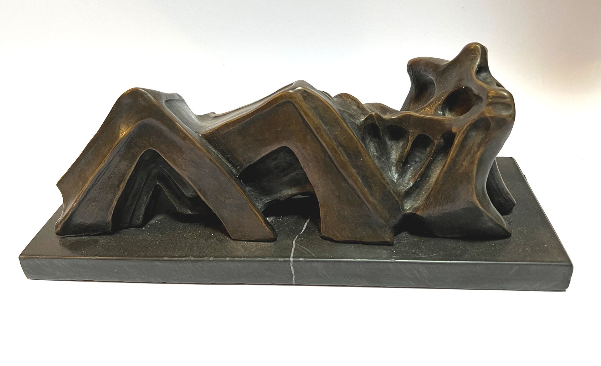 Null Christian ODDOUX (1947-2022),"Le rêveur", bronze patiné, 2000, H : 11 cm, L&hellip;