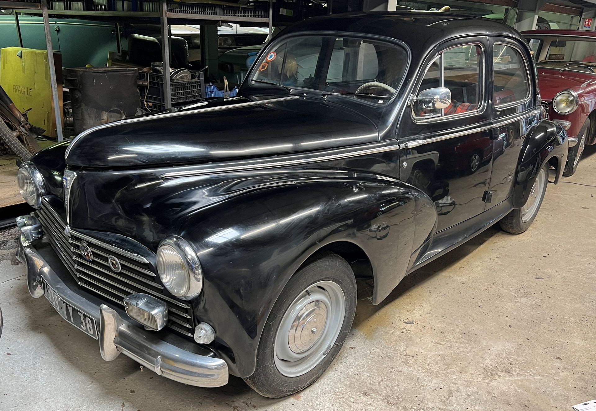 Null PEUGEOT 203 
91854 km
year 1955, 
sunroof, suicide doors 
Color : Black 
co&hellip;