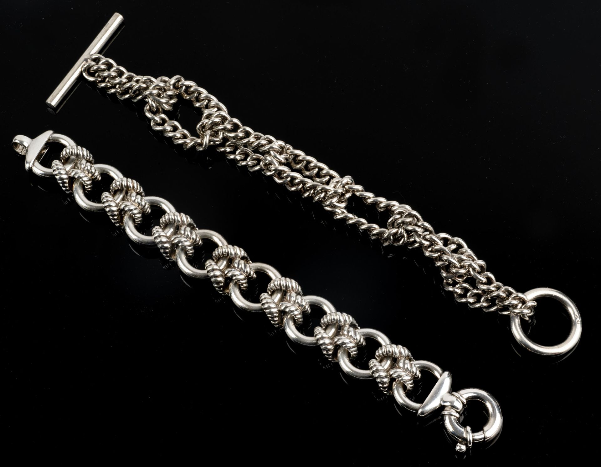 Null Nello stile HERMES, due bracciali in argento con catena ad ancora, L: 21 e &hellip;