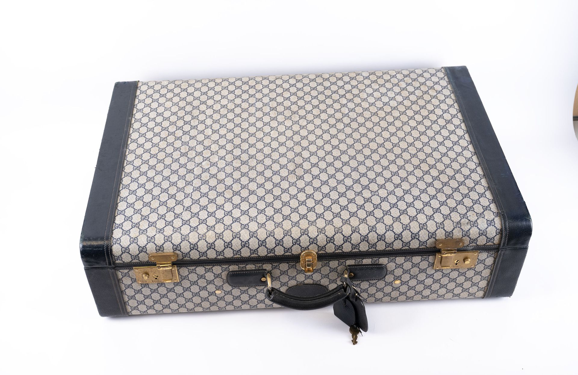 Null GUCCI, Suitcase in embossed canvas board and grained leather, interior line&hellip;