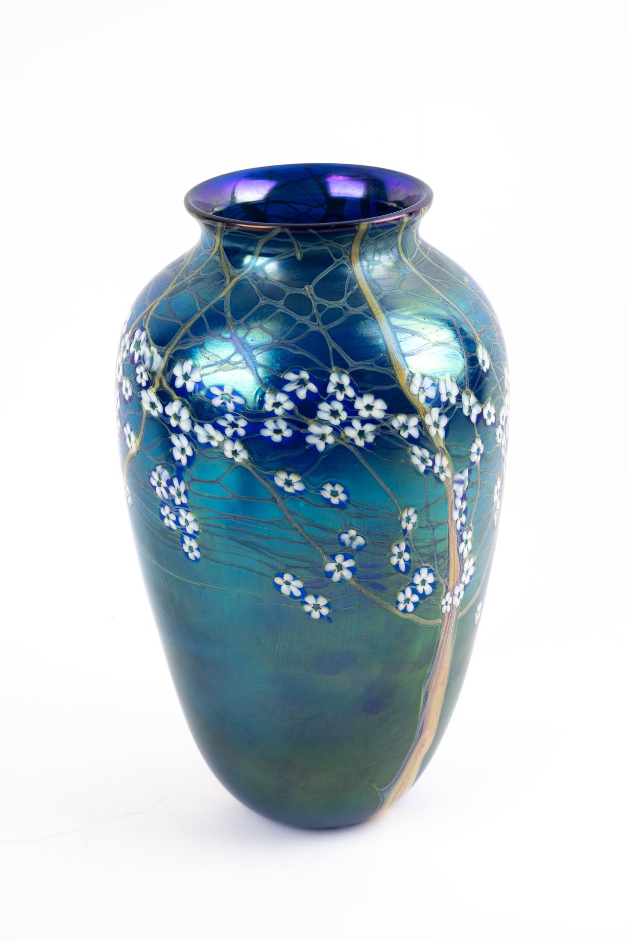 Null Murano, Xxe s, vase en verre lustré et marqueté, à décor de branches fleuri&hellip;