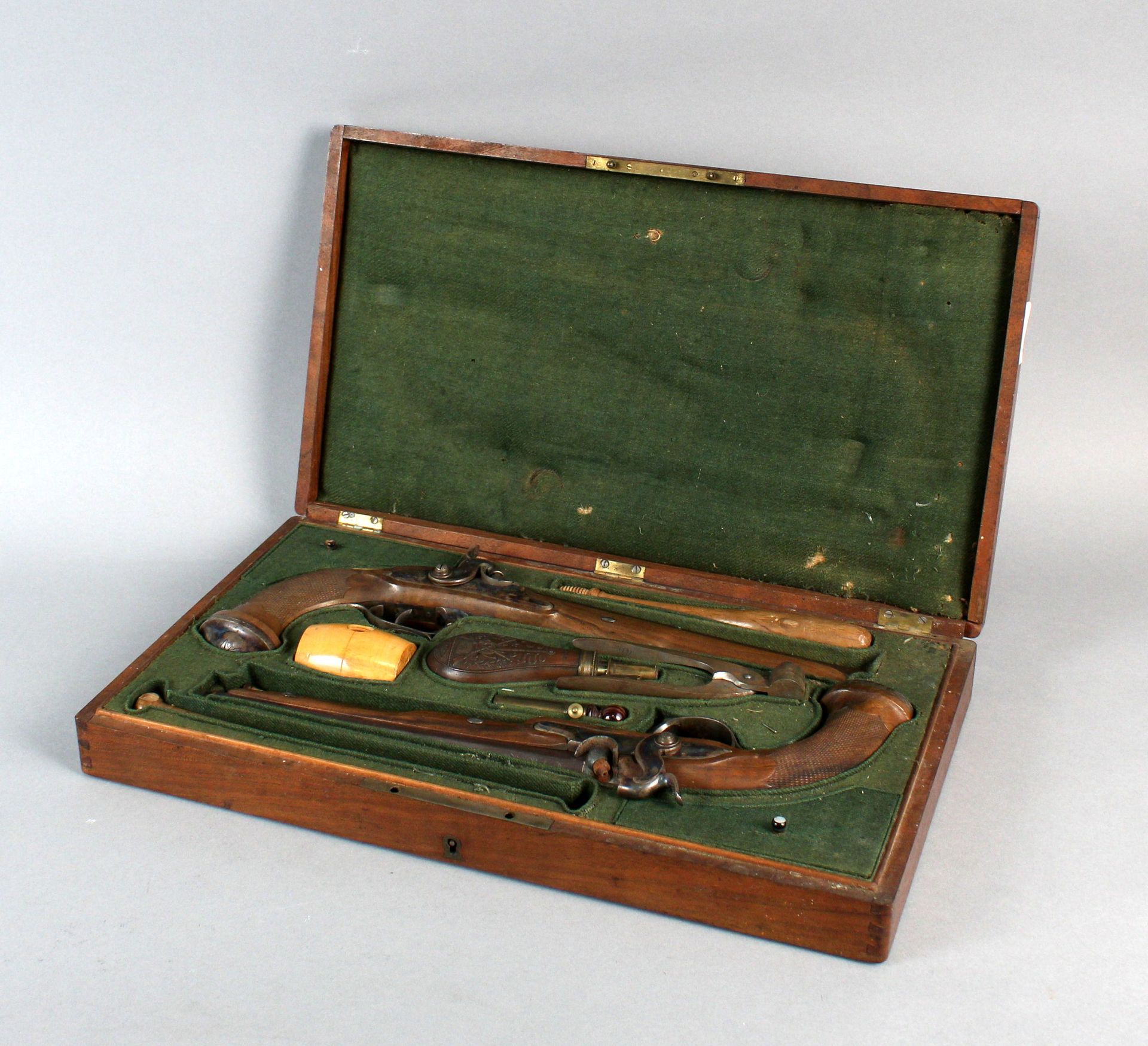 Null Set of pistols signed LEPAGE. Box containing a pair of fighting pistols, or&hellip;