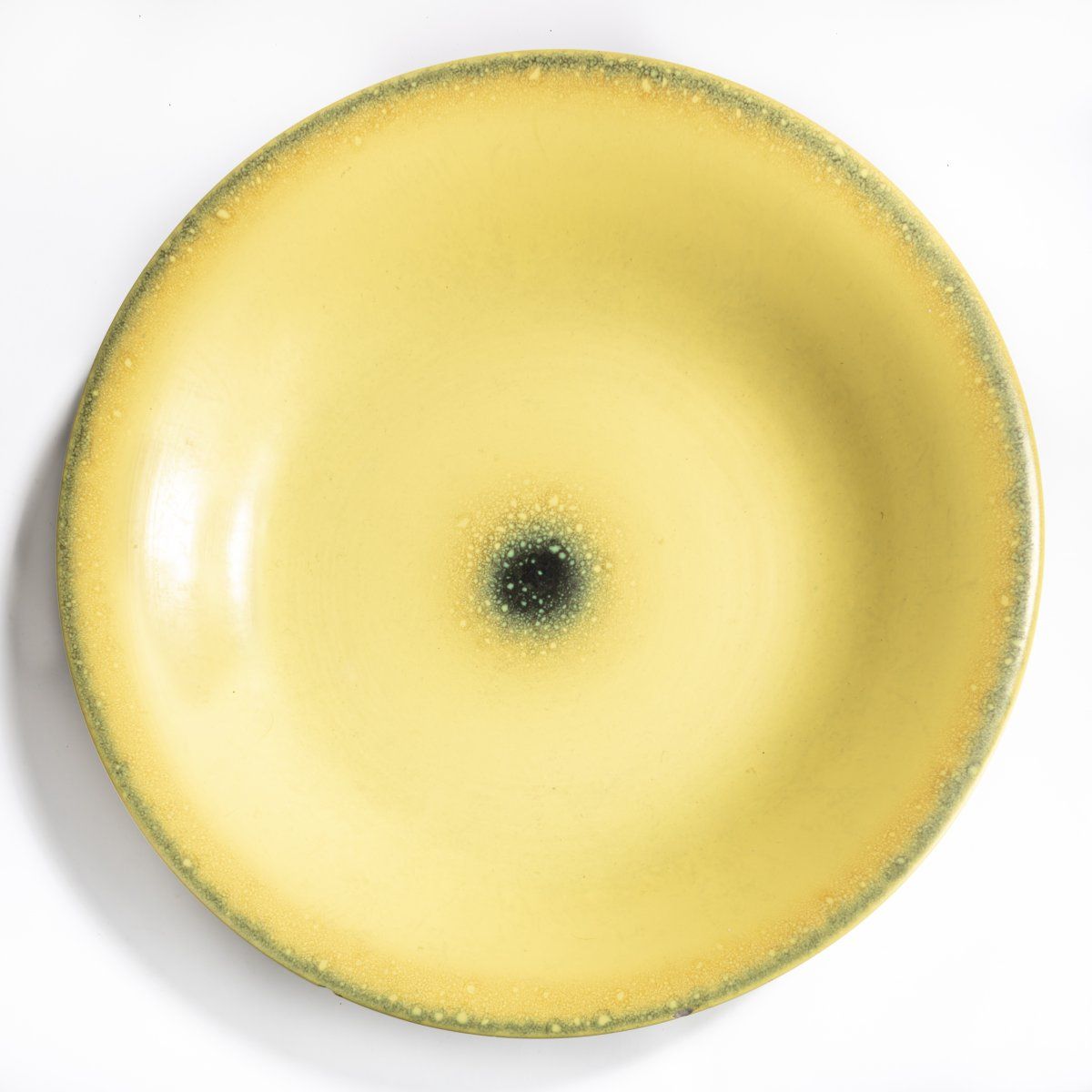 Null 玛格丽特-海曼-马克，盘子，1929/30，长54厘米。Marwitz的Hael工作室制造。陶器，黄色亚光釉。有标记。制造商的标记，194f/32（釉&hellip;