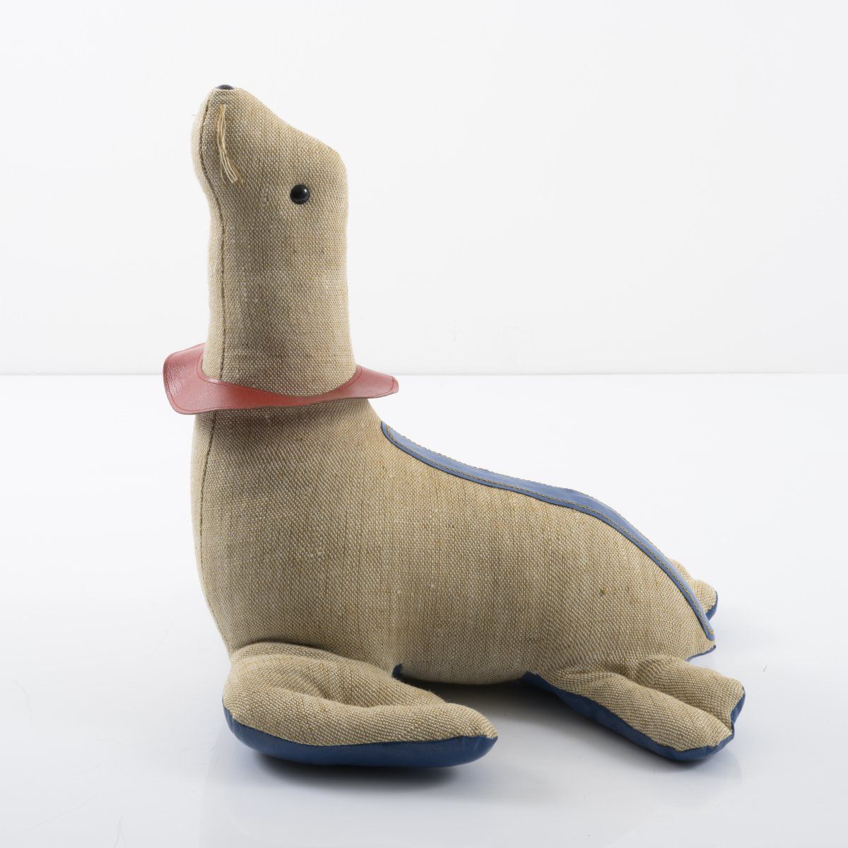 Null Renate Müller, Seal, 1971, H. 58 x 50 x 56 cm. Made by Renate Müller, Sonne&hellip;