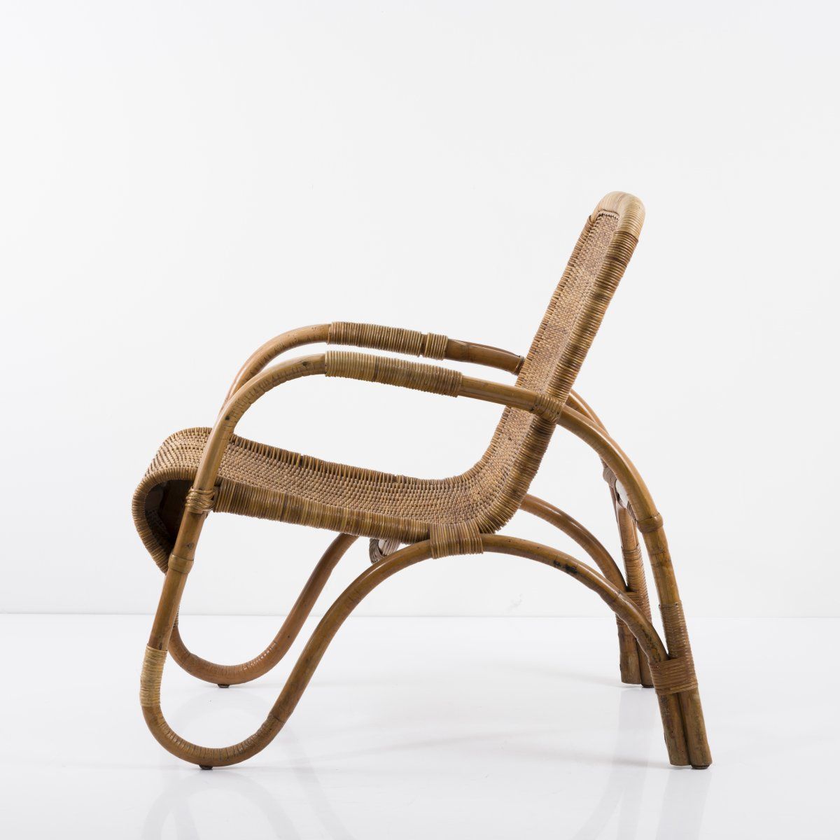 Null Erich Dieckmann（风格），柳条扶手椅，1930年代，高77.5 x 58 x 79.5厘米。竹制藤条，藤织品。