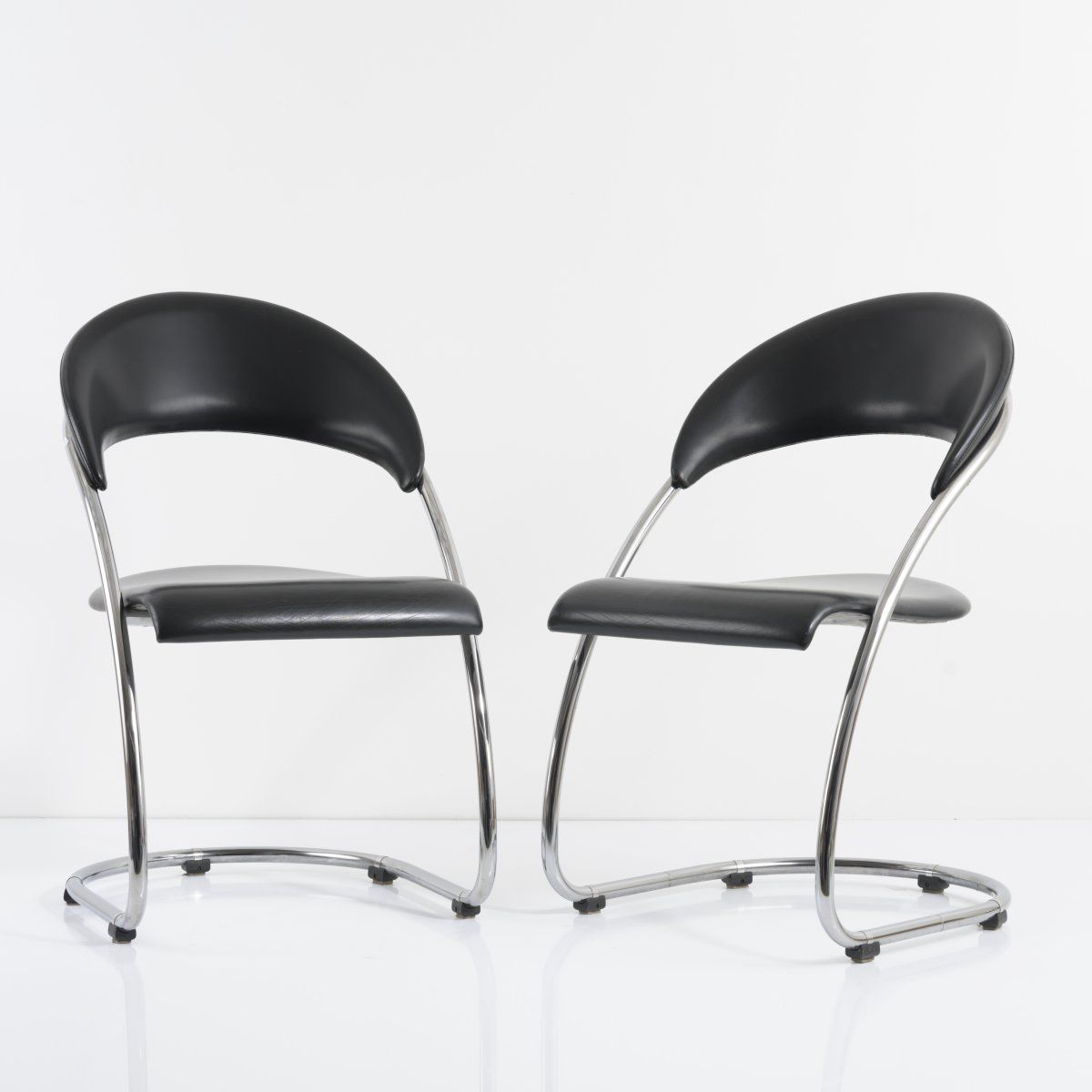 Null Wassili et Hans Luckhardt, 2 fauteuils 'S 36 P', 1930/31, H. 90 x 53 x 60 c&hellip;