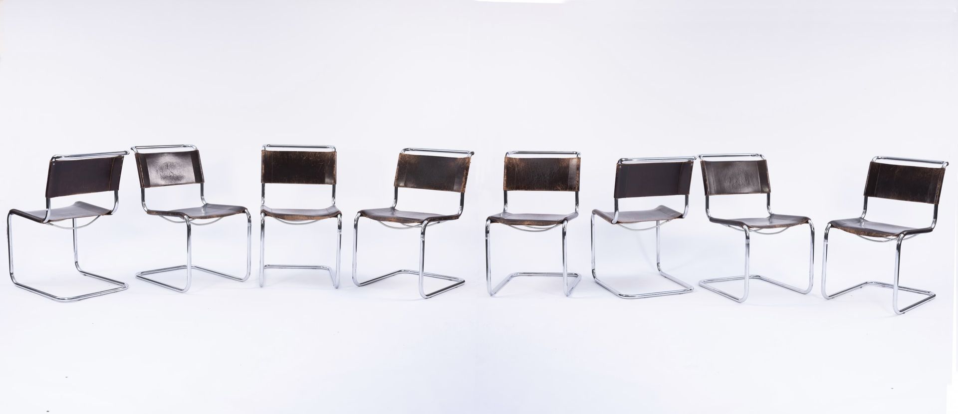 Null 马塞尔-布鲁尔，12把'B 33'椅子，1927/28，高84.5 x 50 x 68厘米；管。直径2.4厘米。由Thonet制造，Frankenbe&hellip;