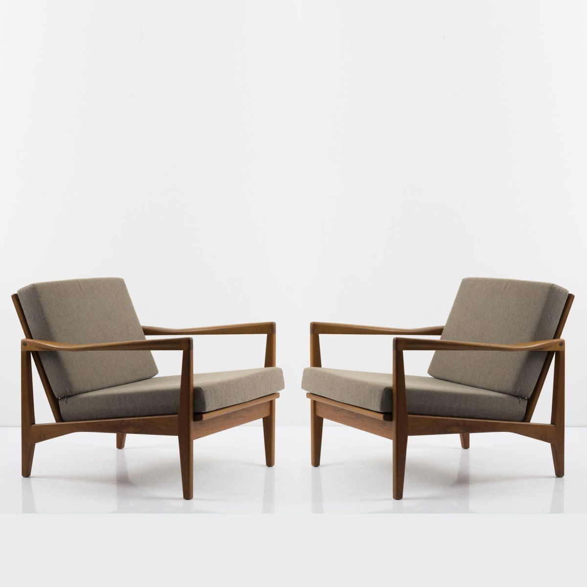 Null Svante Skogh, 2 fauteuils, c. 1957, H. 69 x 73 x 79,5 cm. Fabriqués par Olo&hellip;