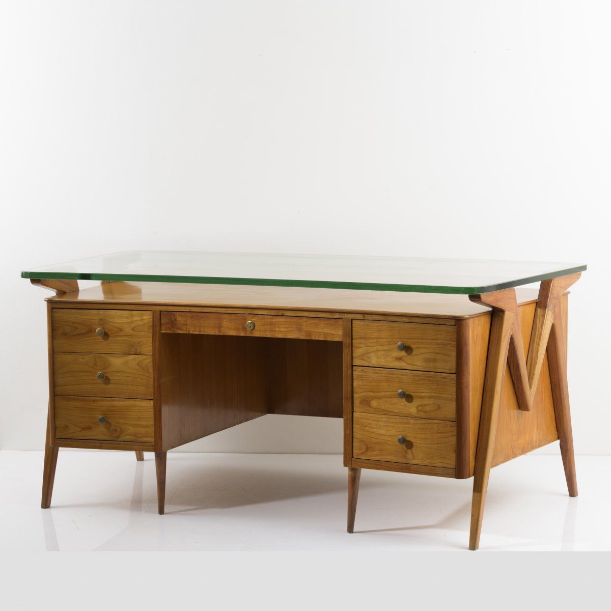 Null Vittorio Dassi (attr.), 办公桌, 1950年代, 高79.5 x 178 x 94.5厘米。玻璃板的厚度：2.4厘米。达西制造&hellip;